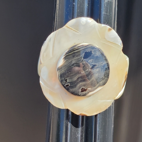 Lot of organic jewelry bone wood mother of pearl shell rings and bracelet - Picture 6 of 16